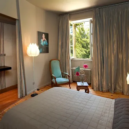 Domaine De Carriere בית הארחה *