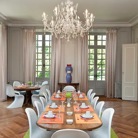Domaine De Carriere בית הארחה *